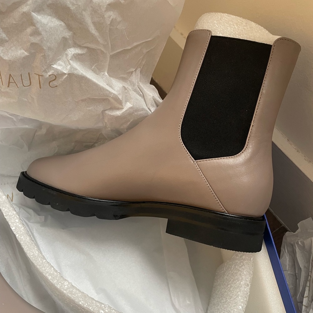 Brand new Stuart Weitzman Dylan Chelsea Bootie, smooth calf, size 38.5
